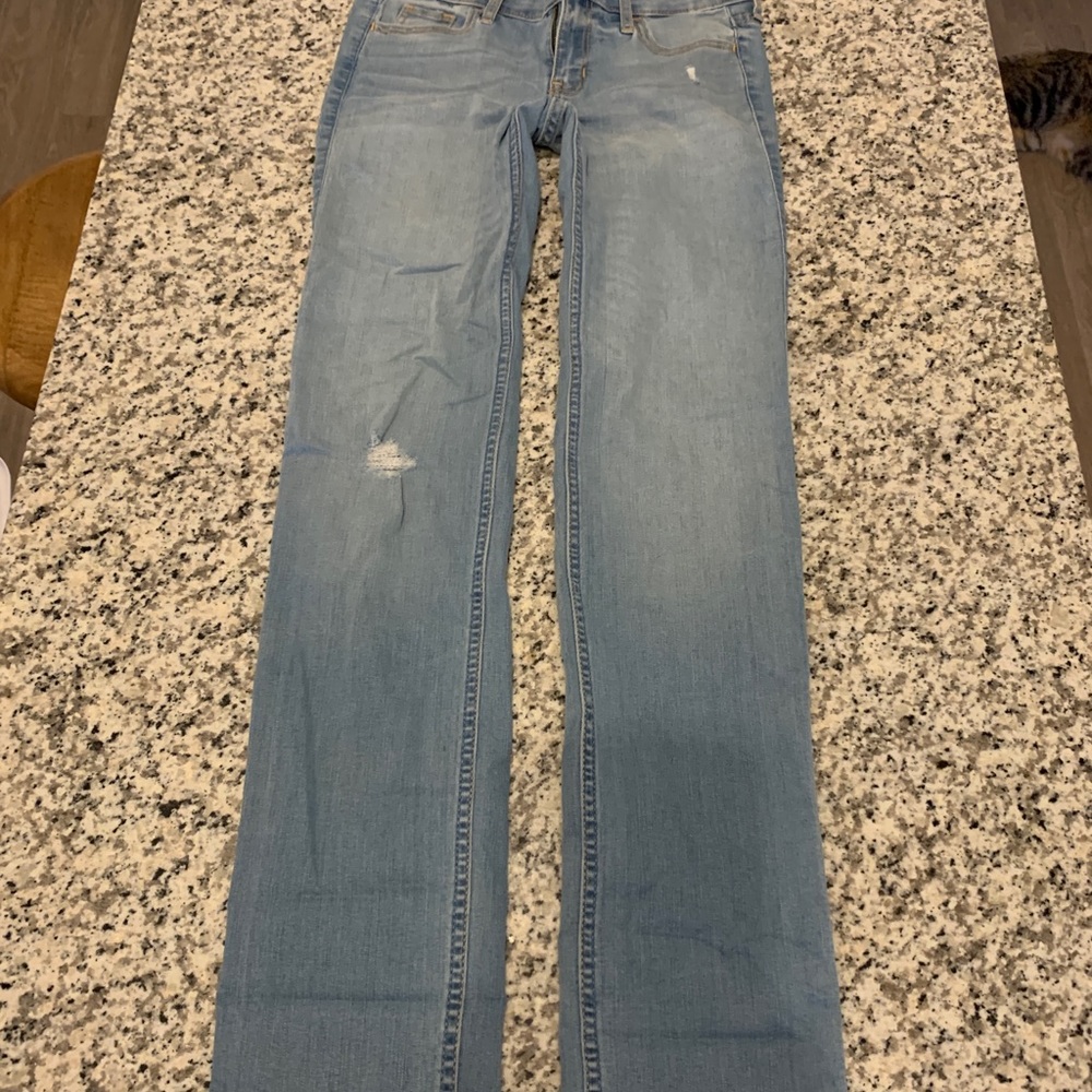 Light wash Hollister straight leg skinny